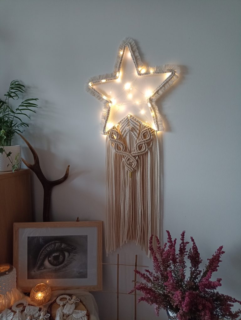 Makrama podświetlana gwiazda