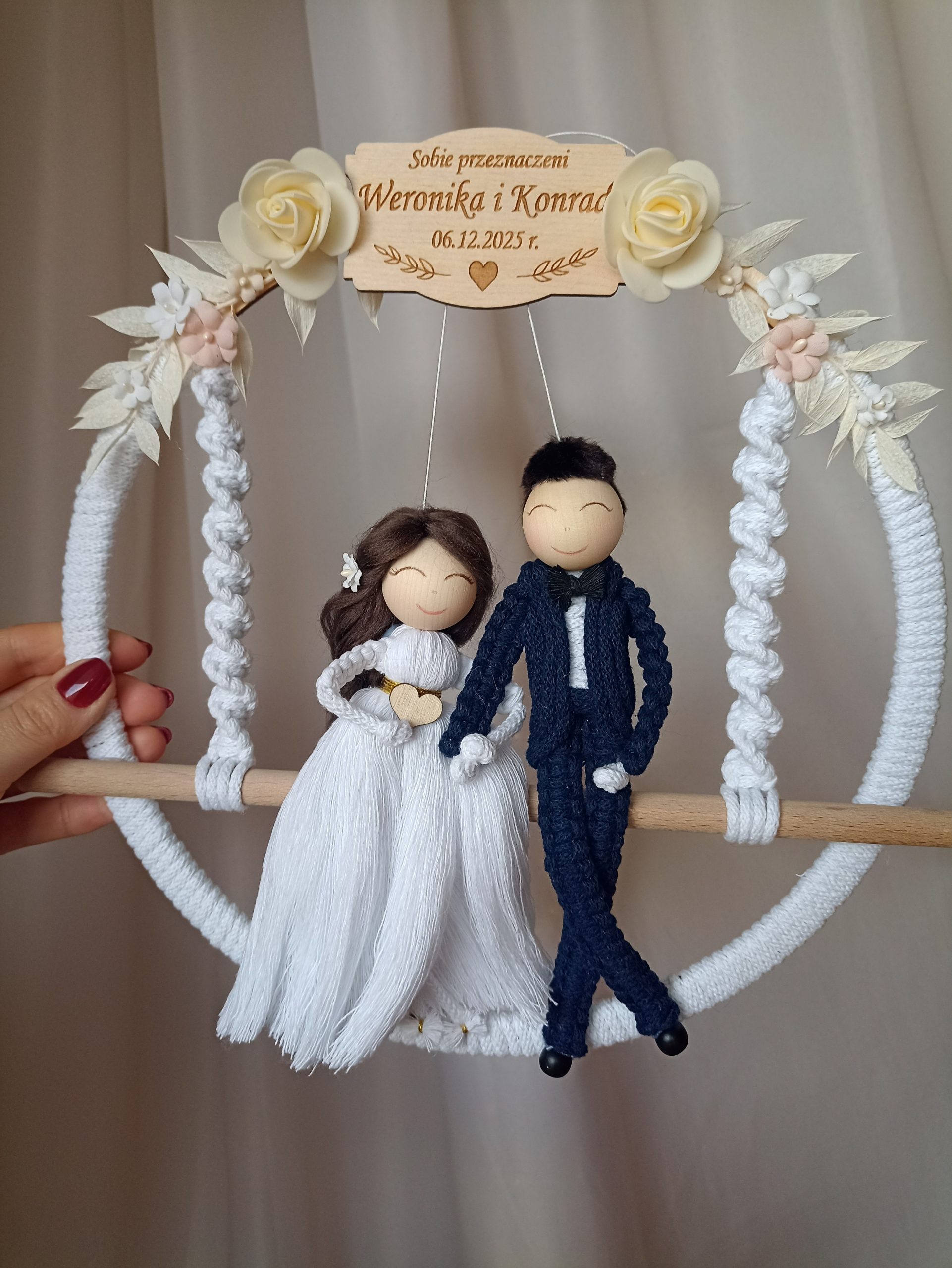 Prezent na ślub - para młoda na huśtawce