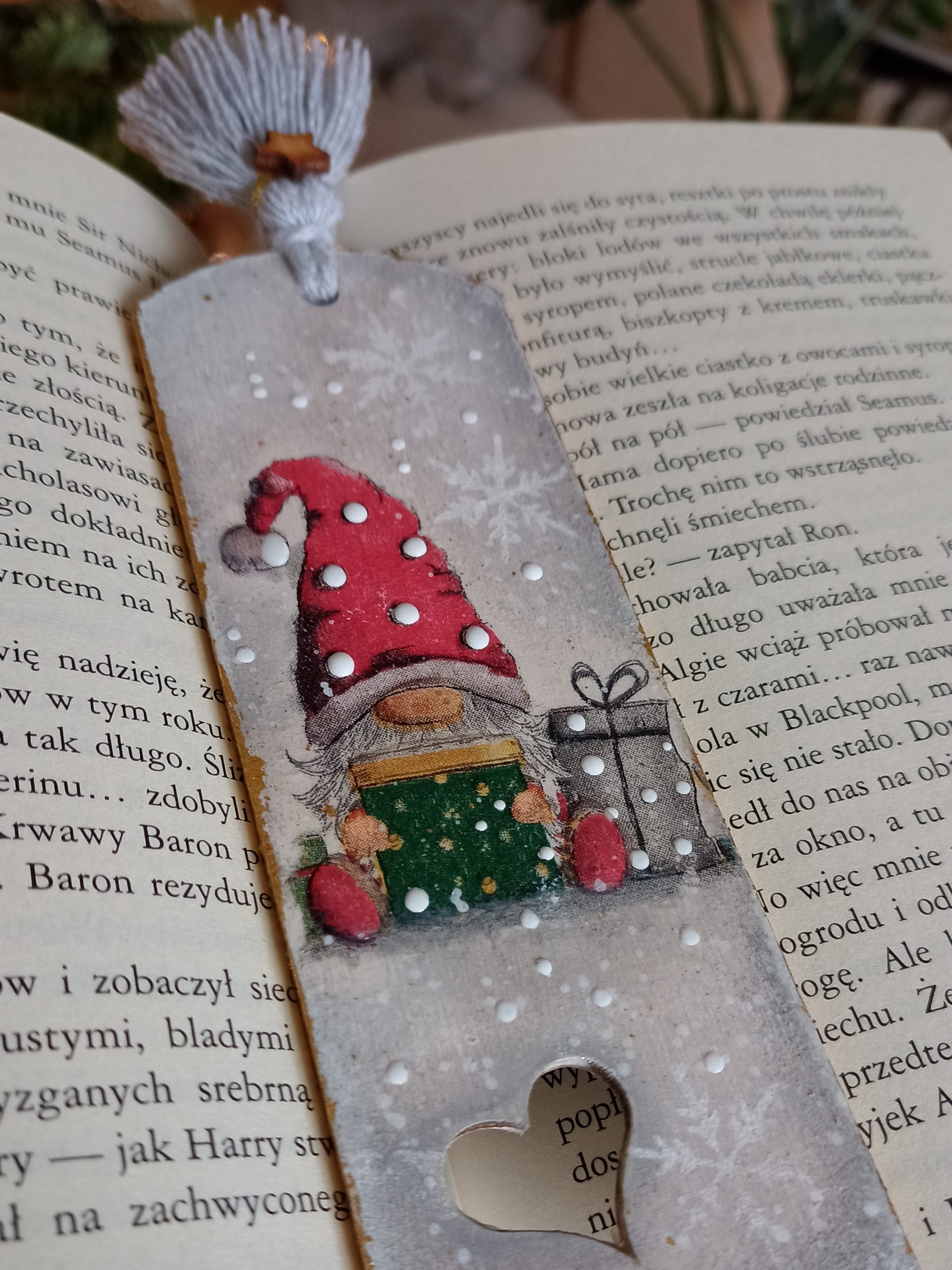 Zakładka do książki na Boże Narodzenie – ozdobiona techniką decoupage