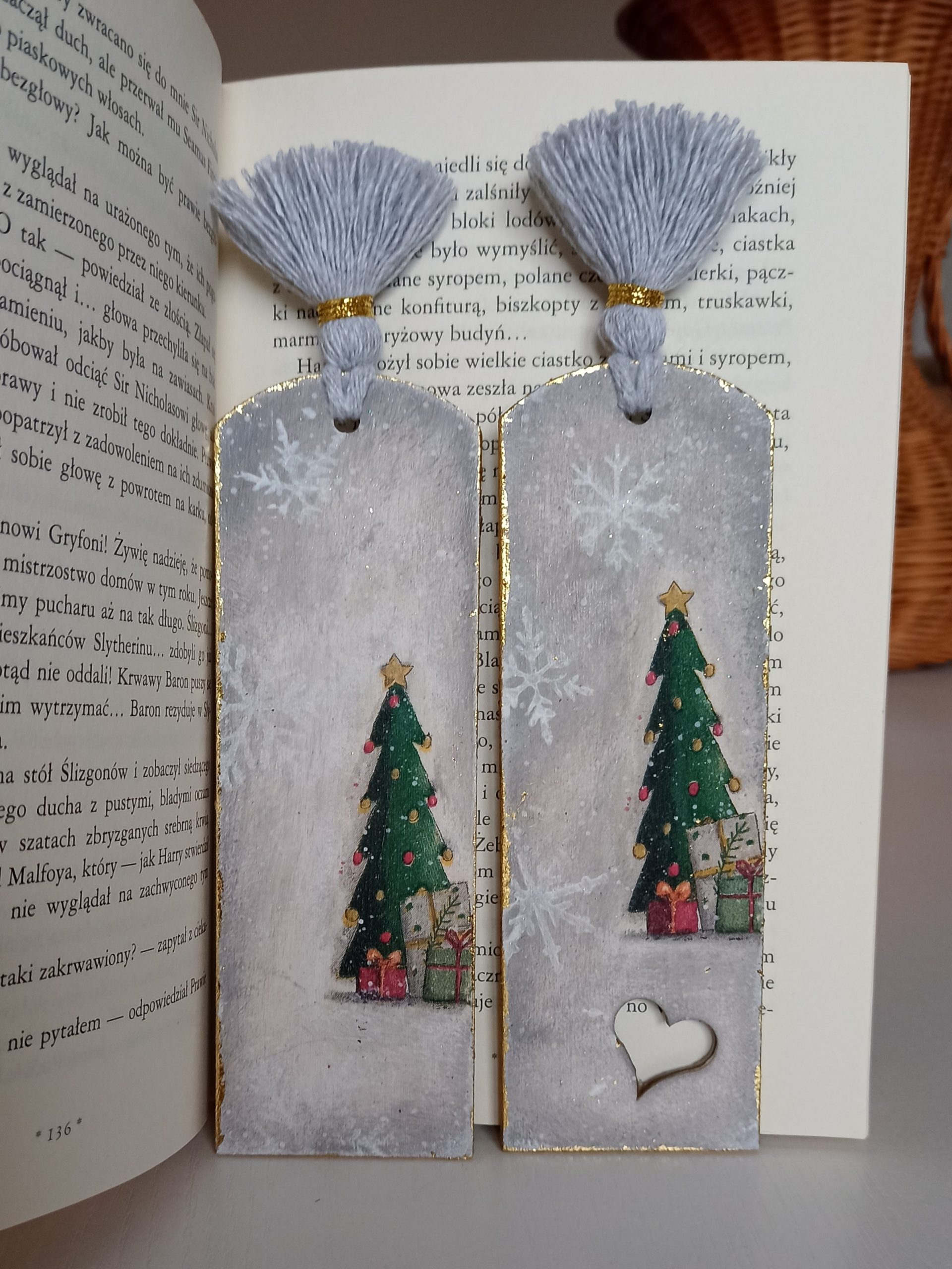 Zakładka do książki na Boże Narodzenie – ozdobiona techniką decoupage