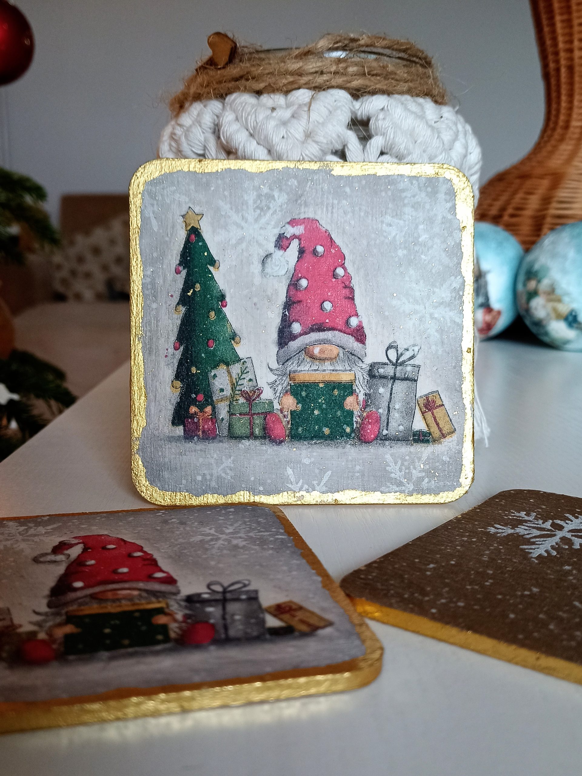 świąteczna podkładka pod kubek skrzat, boże narodzenie