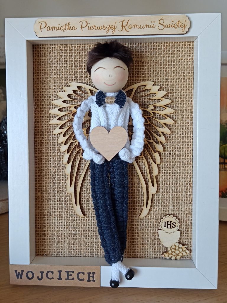 Anioł w ramce anioł stróż, anioł makrama, anioł na komunię